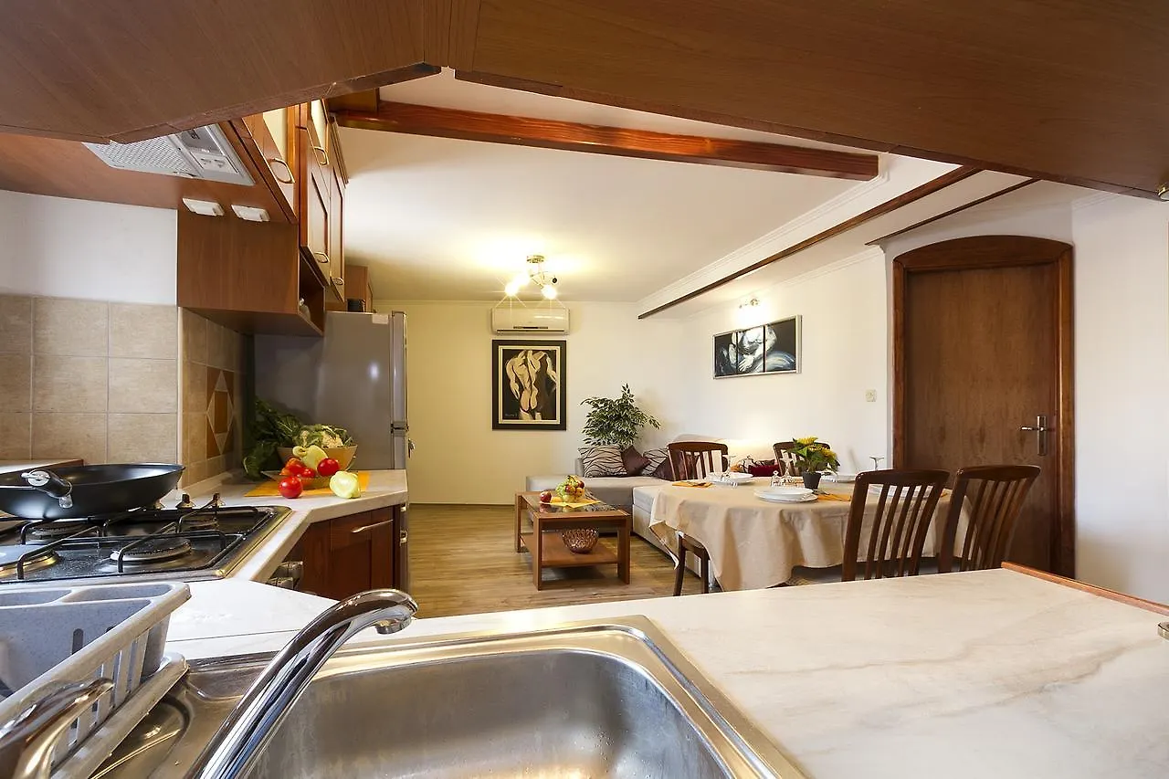 Apartment Nino Rovinj